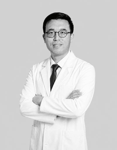 Portrait of Prof. Sung-Min Cho, Professor of Neurosurgery at Johns Hopkins University